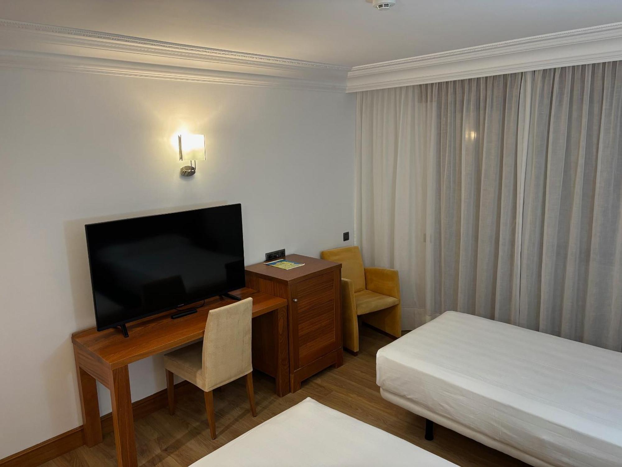 Gran Hotel Liber & Spa Playa Golf Noja Exterior photo