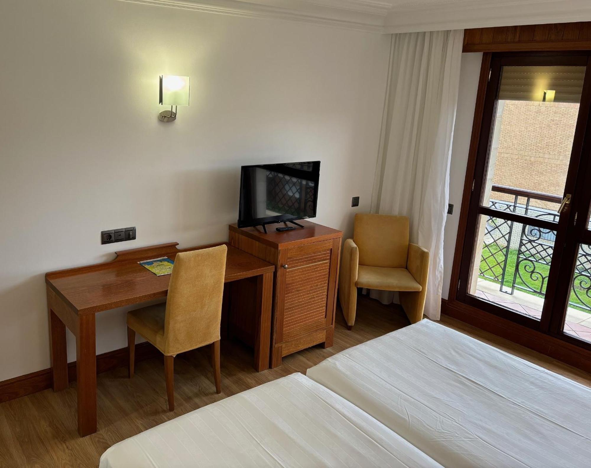 Gran Hotel Liber & Spa Playa Golf Noja Exterior photo