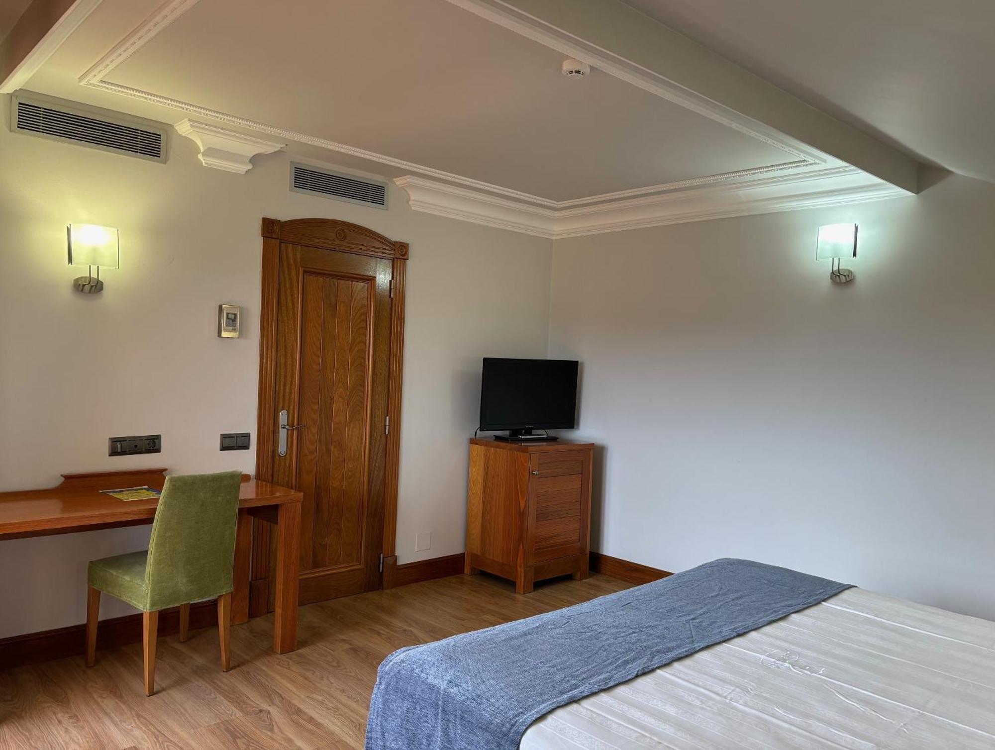 Gran Hotel Liber & Spa Playa Golf Noja Exterior photo