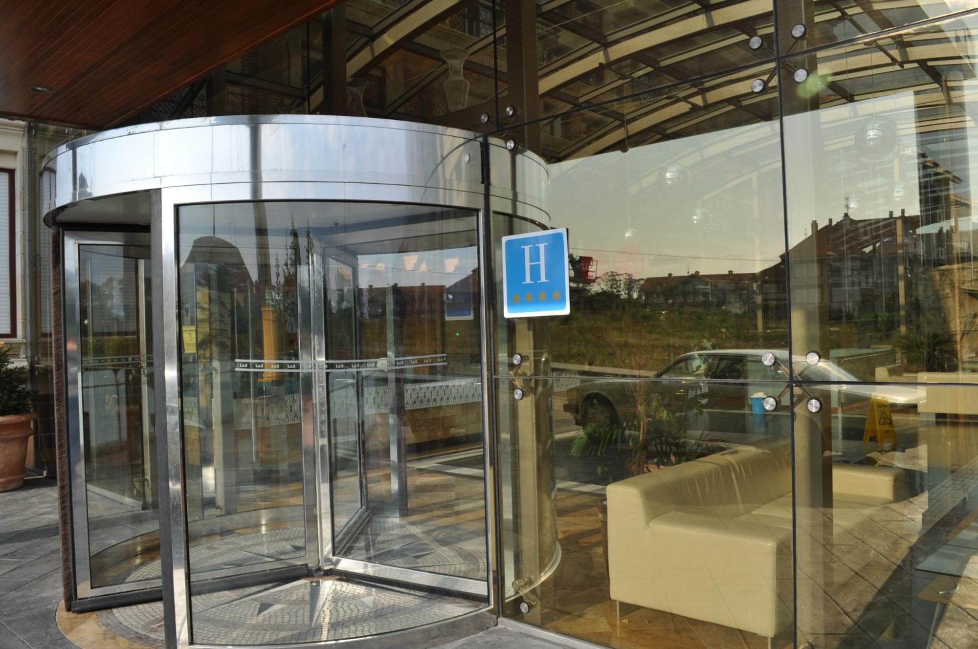 Gran Hotel Liber & Spa Playa Golf Noja Exterior photo